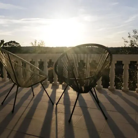 Villa Mendes Oliva *