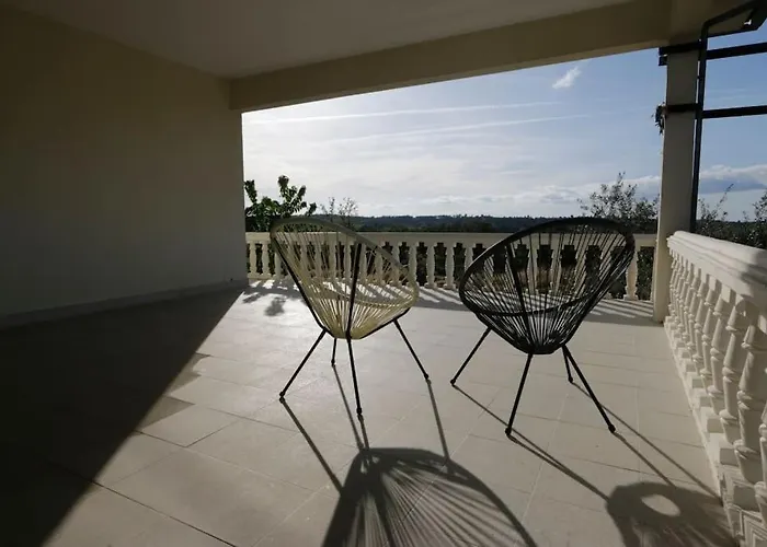 Mendes Oliva * Almeida